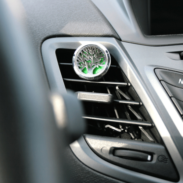 PlantaScent Tree of Life in de auto als luchtverfrisser